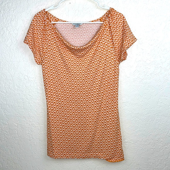 Banana Republic Tops - Banana Republic orange and white scoop neck summer top
